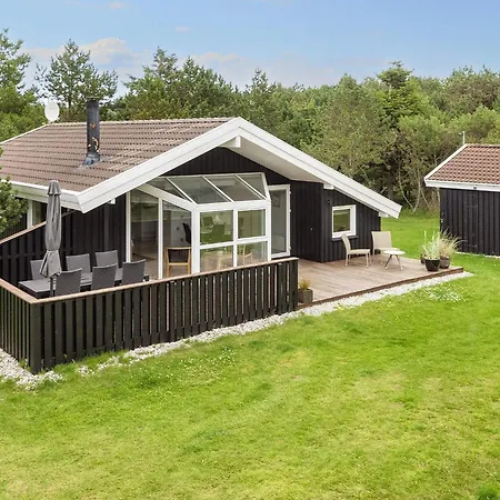 4 Star Holiday Home In Lokken *