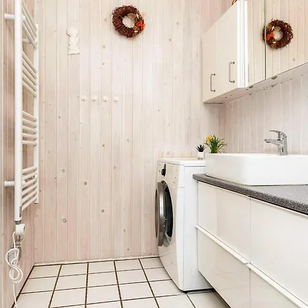 度假居 4 Person In Lokken-by Traum